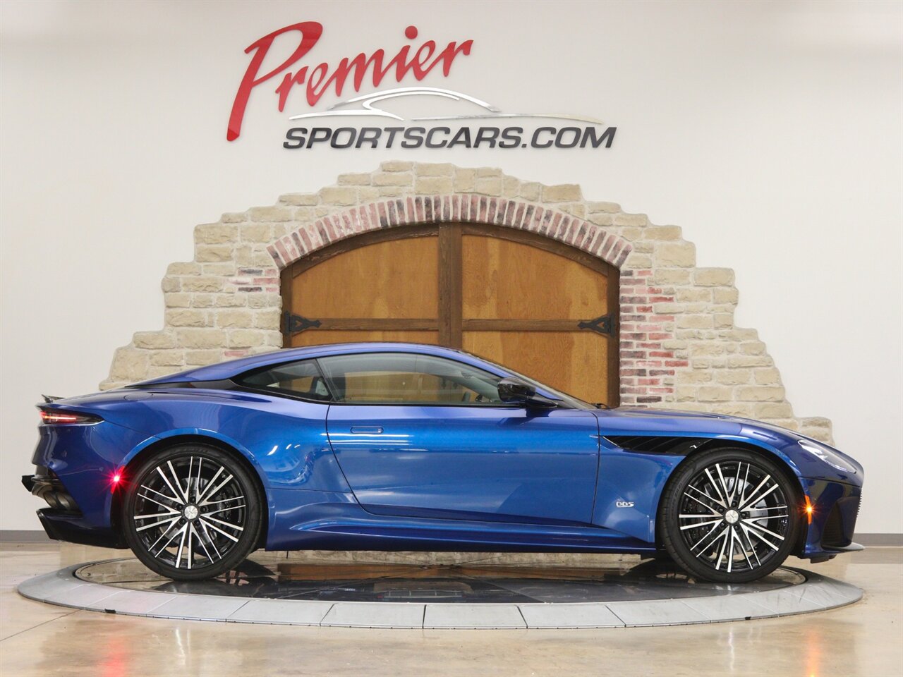 2020 Aston Martin DBS Superleggera Coupe - Photo 3 - Springfield, MO 65802