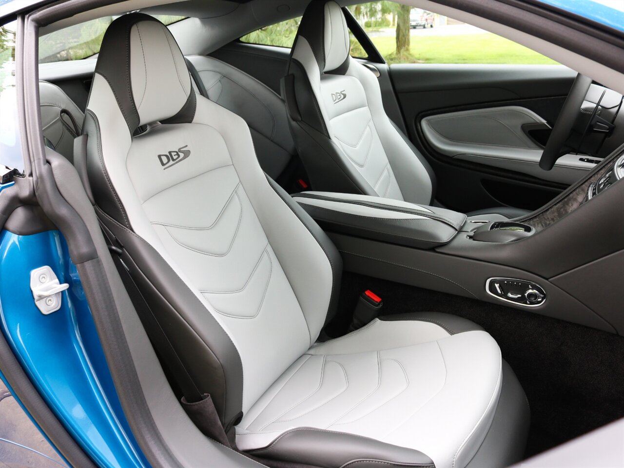 2020 Aston Martin DBS Superleggera Coupe - Photo 44 - Springfield, MO 65802