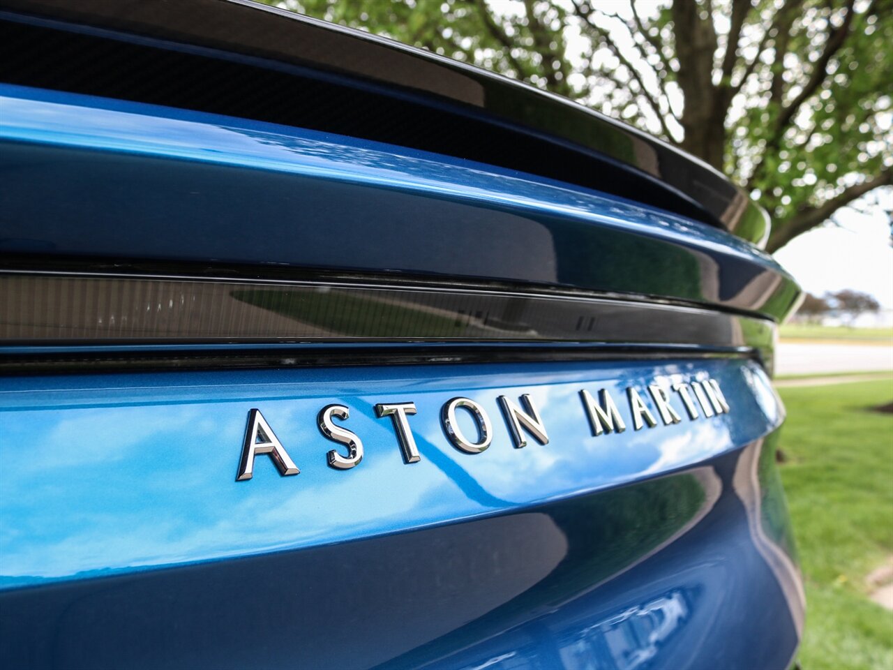 2020 Aston Martin DBS Superleggera Coupe - Photo 33 - Springfield, MO 65802