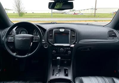 2012 Chrysler 300 S   - Photo 11 - Springfield, MO 65802