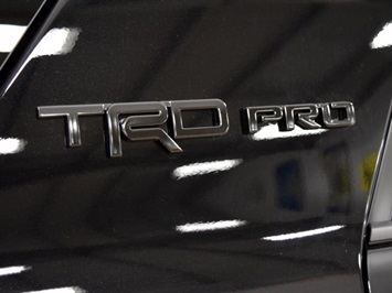 2015 Toyota 4Runner TRD Pro   - Photo 17 - Springfield, MO 65802