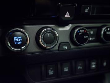 2017 Toyota Tacoma TRD Sport   - Photo 23 - Springfield, MO 65802