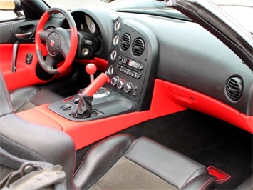 2004 Dodge Viper SRT-10 Mamba Edition   - Photo 17 - Springfield, MO 65802