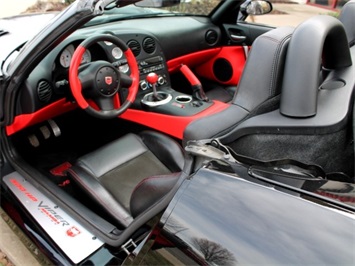 2004 Dodge Viper SRT-10 Mamba Edition   - Photo 16 - Springfield, MO 65802