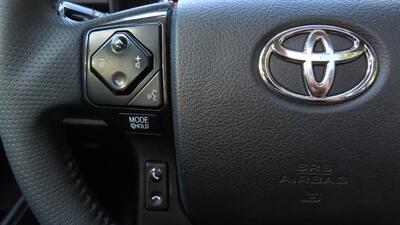 2020 Toyota 4Runner Nightshade Edition   - Photo 11 - Springfield, MO 65802