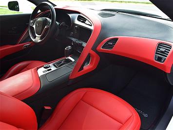 2015 Chevrolet Corvette Stingray   - Photo 14 - Springfield, MO 65802