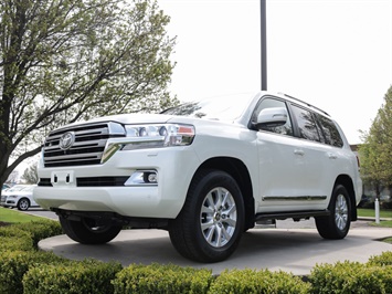 2018 Toyota Land Cruiser   - Photo 37 - Springfield, MO 65802