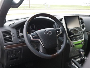 2018 Toyota Land Cruiser   - Photo 20 - Springfield, MO 65802