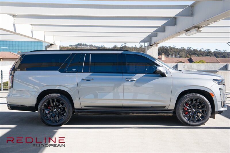 2023 Cadillac Escalade ESV Sport Platinum photo 3