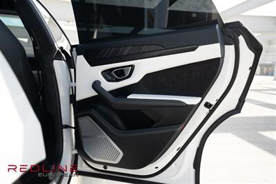 2022 Lamborghini Urus  STARLIGHT HEADLINER! - Photo 30 - San Diego, CA 92126
