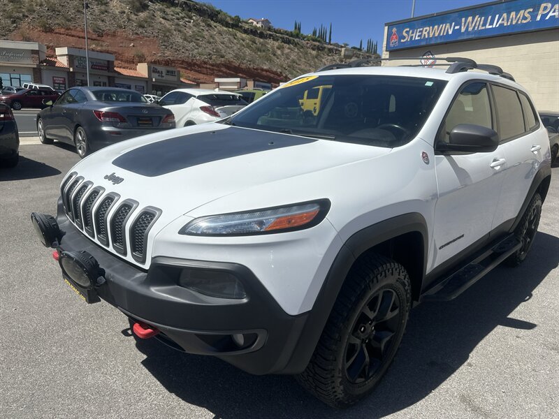 View vehicle photo 3