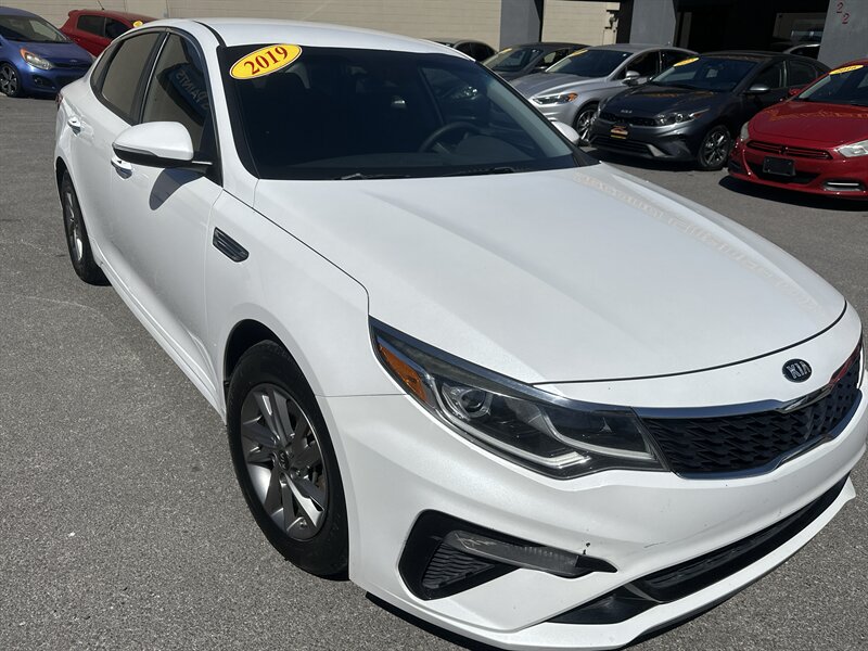 2019 Kia Optima LX  