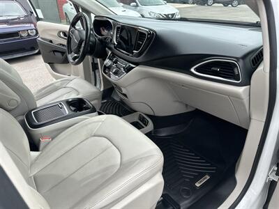 2021 Chrysler Pacifica Touring L - Photo 11 - St. George, UT 84770
