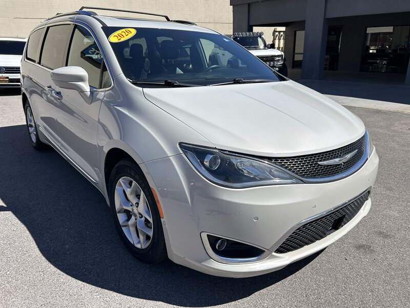 2020 Chrysler Pacifica Touring L Plus   - Photo 1 - St. George, UT 84770