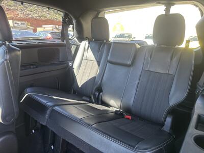 2016 Chrysler Town and Country S   - Photo 10 - St. George, UT 84770