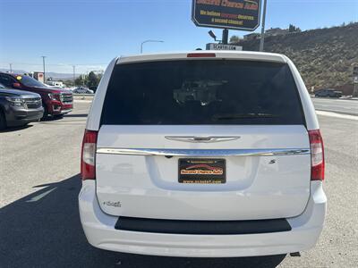 2016 Chrysler Town and Country S   - Photo 5 - St. George, UT 84770