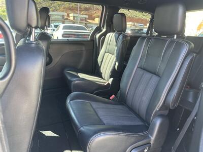 2016 Chrysler Town and Country S   - Photo 9 - St. George, UT 84770
