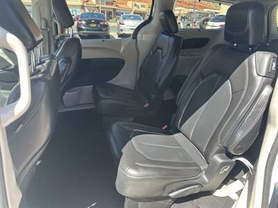 2020 Chrysler Pacifica Touring L - Photo 9 - St. George, UT 84770