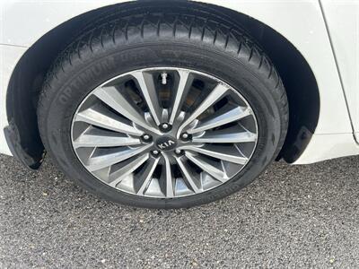 2017 Kia Cadenza Premium   - Photo 9 - St. George, UT 84770