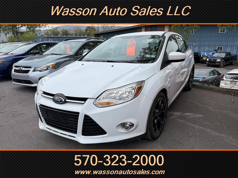 2012 Ford Focus SE   - Photo 1 - Jersey Shore, PA 17740