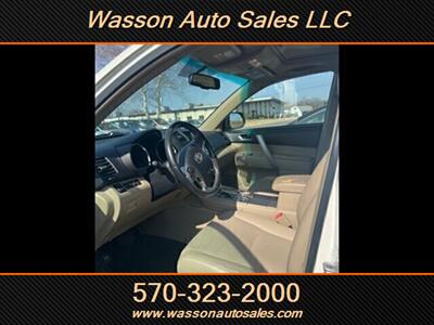 2012 Toyota Highlander   - Photo 37 - Jersey Shore, PA 17740