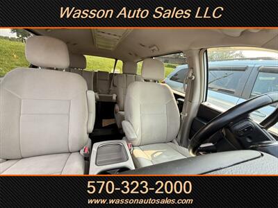 2012 Dodge Grand Caravan Crew   - Photo 10 - Jersey Shore, PA 17740