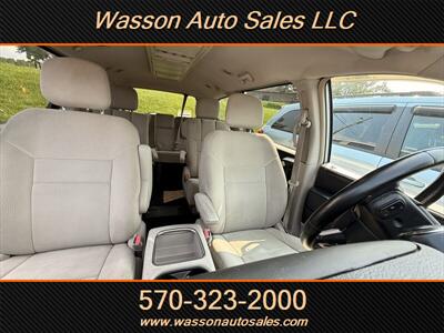 2012 Dodge Grand Caravan Crew   - Photo 9 - Jersey Shore, PA 17740
