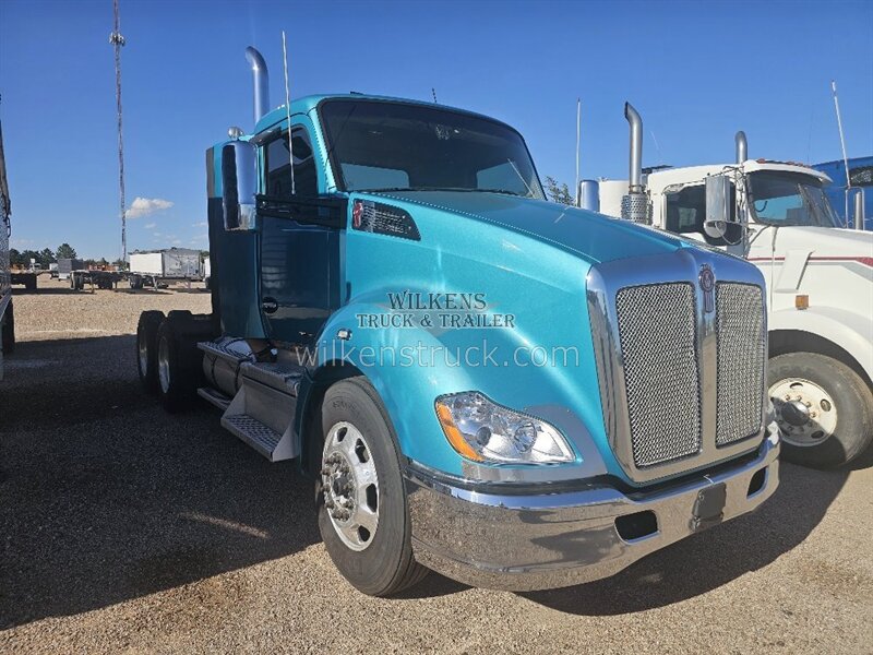 2019 Kenworth T680 Day cab - Photo 3 - Goodland, KS 67735