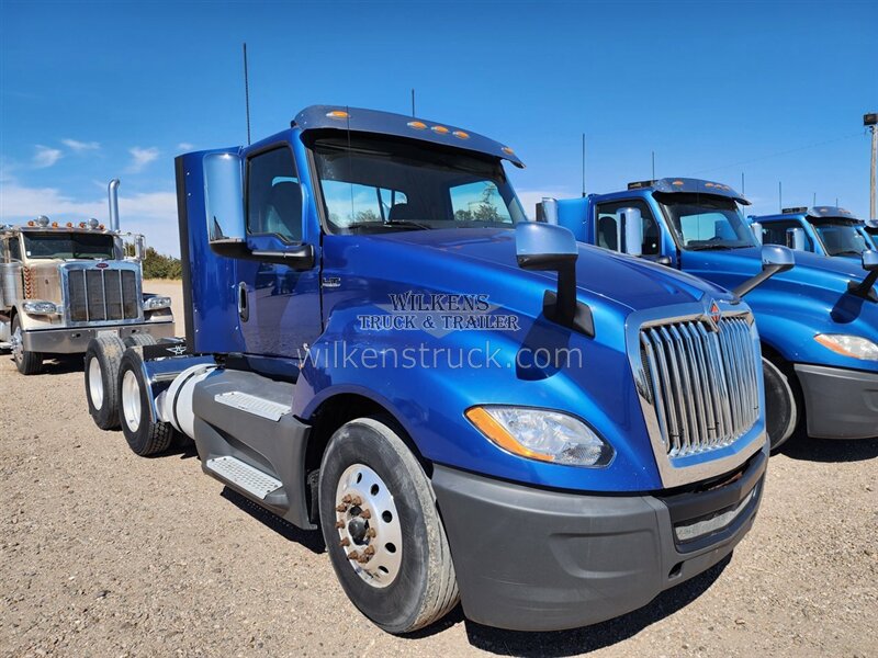 2019 International LT   - Photo 1 - Goodland, KS 67735