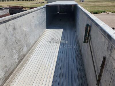 2008 East Walking floor 53x102   - Photo 7 - Goodland, KS 67735