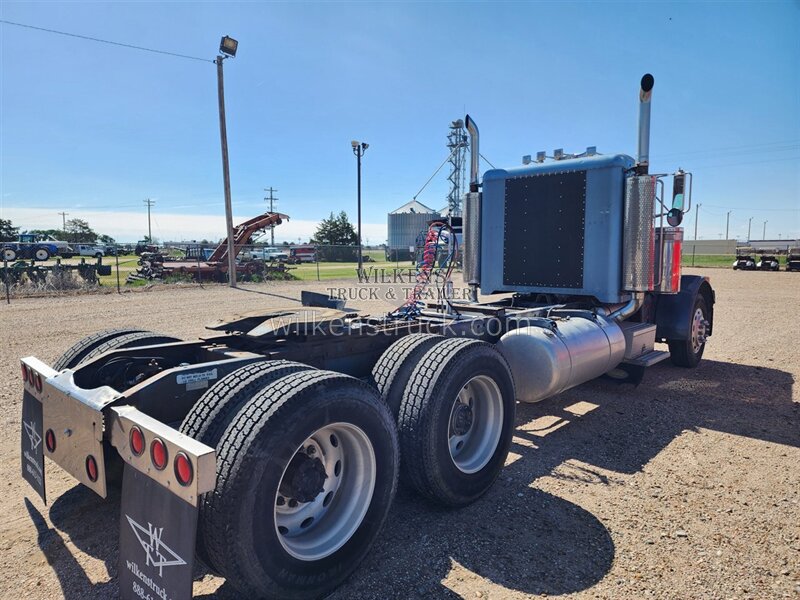 1992 Peterbilt 379EXHD - Photo 3 - Goodland, KS 67735