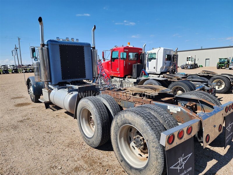 1992 Peterbilt 379EXHD - Photo 4 - Goodland, KS 67735