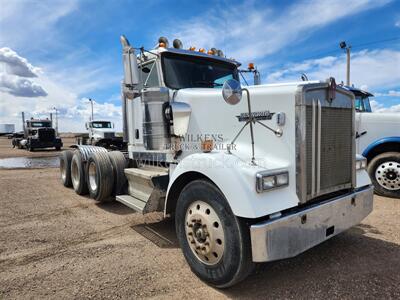 2006 Kenworth W900L   - Photo 1 - Goodland, KS 67735