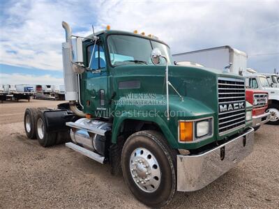 2000 Mack CH613 3.90 ratio   - Photo 1 - Goodland, KS 67735