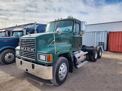 2000 Mack CH613 3.90 ratio   - Photo 13 - Goodland, KS 67735