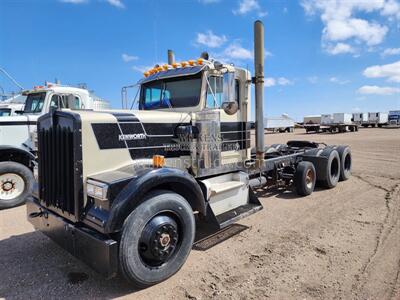 1982 Kenworth W900   - Photo 1 - Goodland, KS 67735