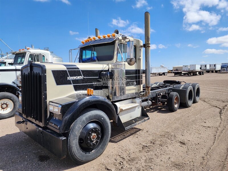 1982 Kenworth W900 - Photo 1 - Goodland, KS 67735