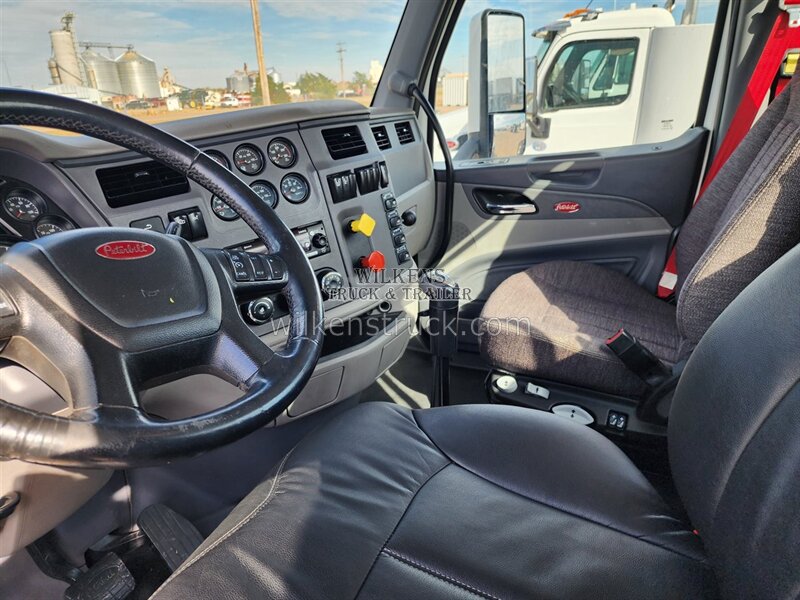 2017 Peterbilt 579   - Photo 13 - Goodland, KS 67735