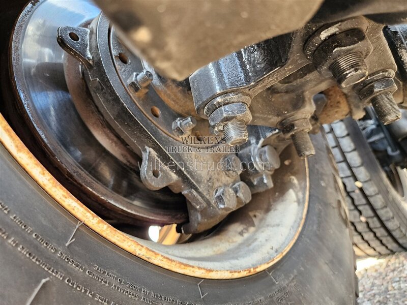 2017 Peterbilt 579   - Photo 18 - Goodland, KS 67735