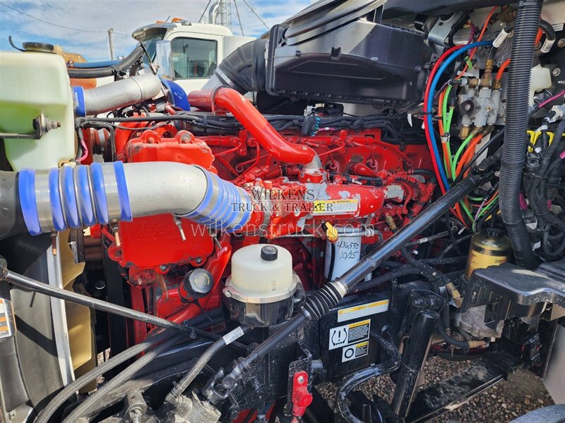 2017 Peterbilt 579   - Photo 17 - Goodland, KS 67735