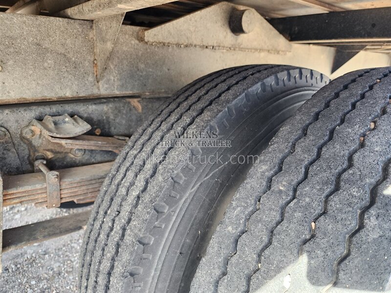 1970 Chevy box truck C/50 - Photo 7 - Goodland, KS 67735
