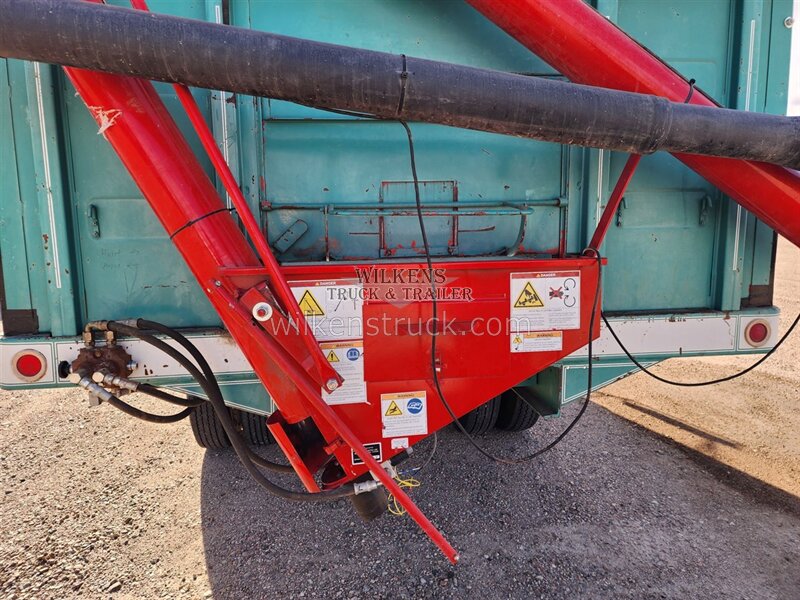 1970 Chevy box truck C/50 - Photo 5 - Goodland, KS 67735