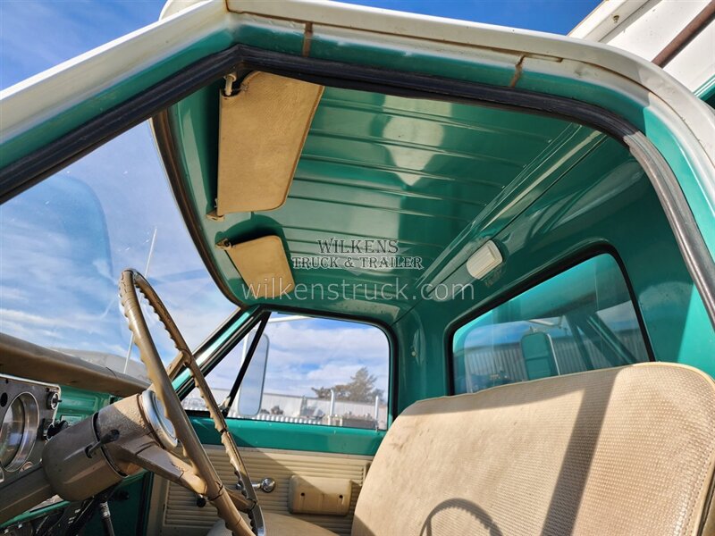 1970 Chevy box truck C/50 - Photo 13 - Goodland, KS 67735