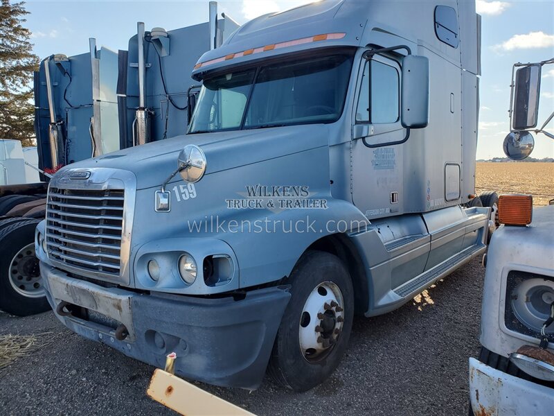 2005 Freightliner C12064ST Century - Photo 1 - Goodland, KS 67735