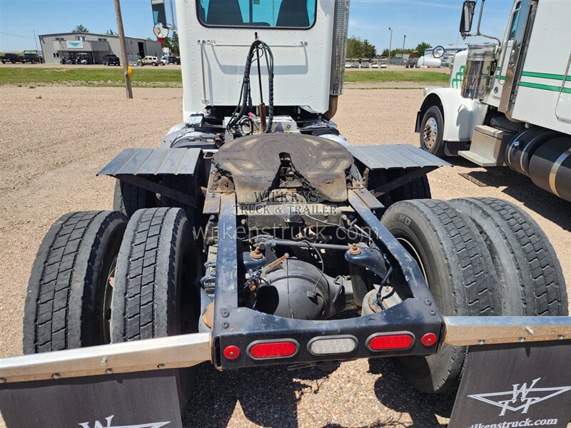 2019 Peterbilt 367 day cab Super Day Cab - Photo 4 - Goodland, KS 67735