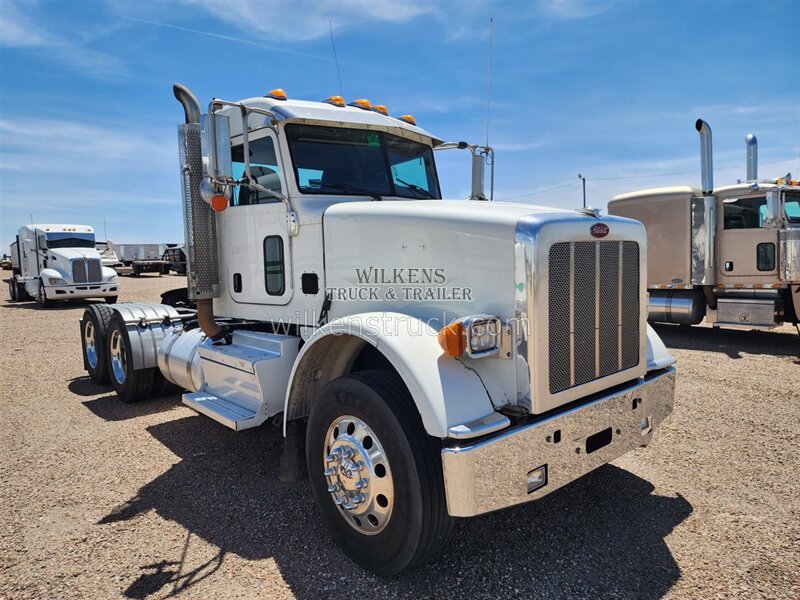 2019 Peterbilt 367 day cab Super Day Cab - Photo 2 - Goodland, KS 67735