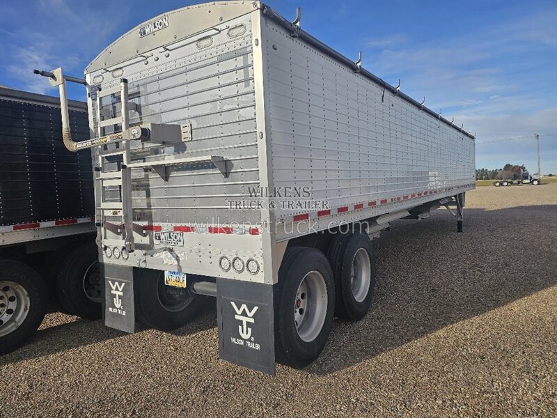 2026 Wilson Hopper 43x73 ag hopper - Photo 3 - Goodland, KS 67735
