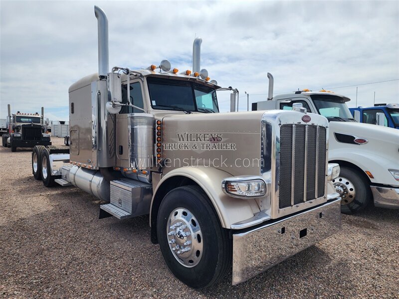 2009 Peterbilt 389 Flat top - Photo 2 - Goodland, KS 67735