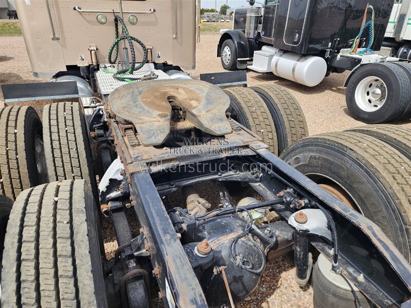 2009 Peterbilt 389 Flat top - Photo 5 - Goodland, KS 67735