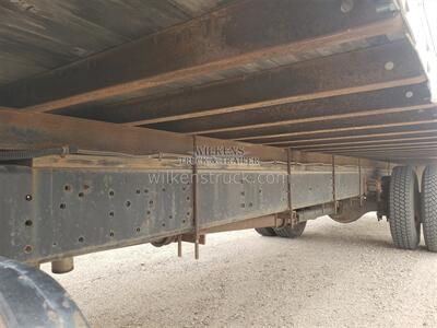 1998 IHC 4900 Box Truck   - Photo 11 - Goodland, KS 67735